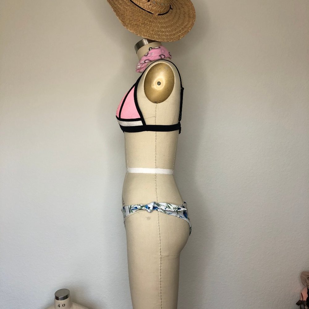 Triangl Mesh Bambi Triangle Color Block Bikini Top - Picture 2 of 6